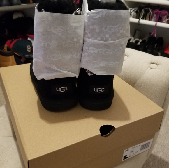 Bailey Bow II Checker - Picture 3 of 8